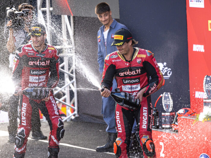 MAIS HISTÓRIA A SER ESCRITA: Bulega supera recorde de pontos de longa data de Rea com vitória na Corrida 2 no Estoril